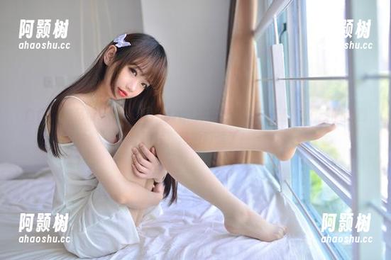 白色纯棉吊带VS雪琪SAMA，冲突到让我每天都想刷新的免费照片，是的时候了！-阿颢树