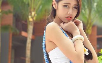 青豆客 - 婕西儿的吊带风暴：原图下载后，保证你打上几个哈哈！