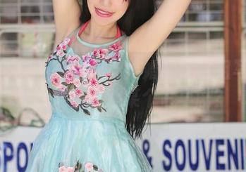 青豆客 - 当莫雅淇穿上婚纱：这组写真有没有让你想起某个古早剧？