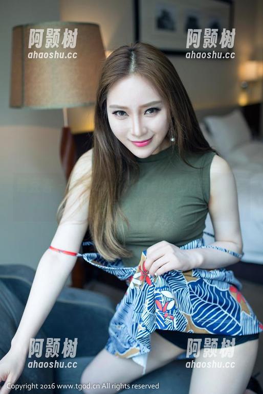 青豆客 - 黄可christine的私拍写真：美足也有这样的气场-阿颢树